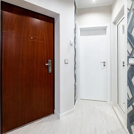 Perfect Near Sea Garden Apartment *